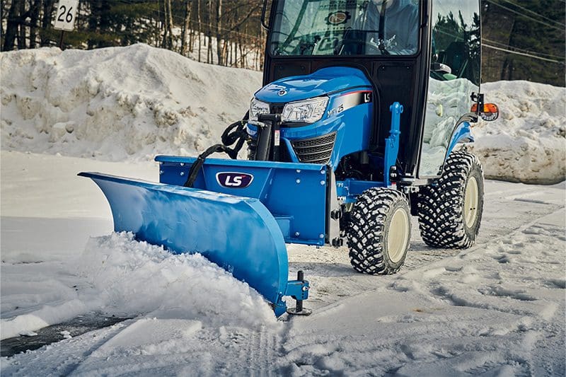 Tracteur LS pour la neige